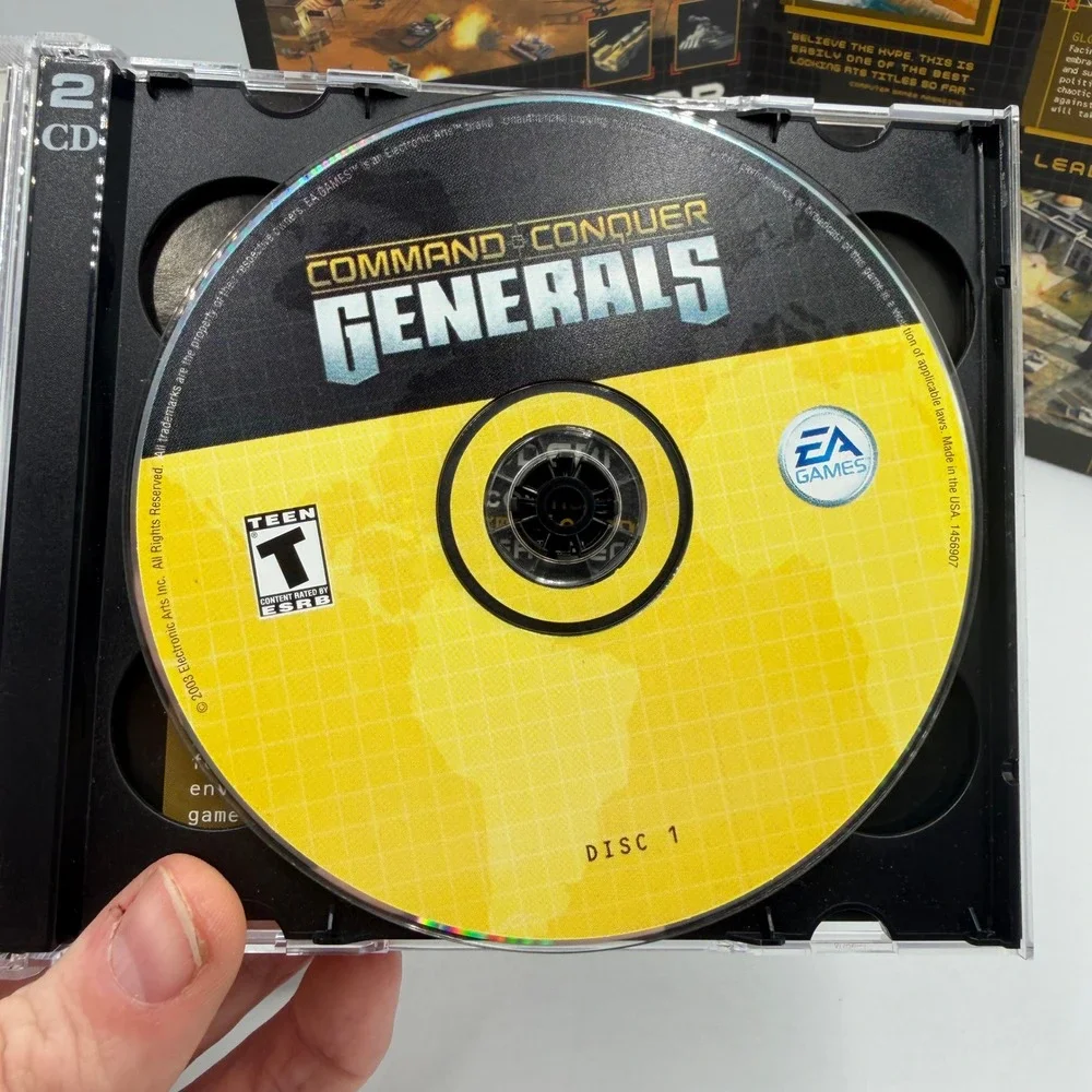 Command & Conquer Generals + Zero Hour Expansion Pack PC CD-ROM EA Games Bundle